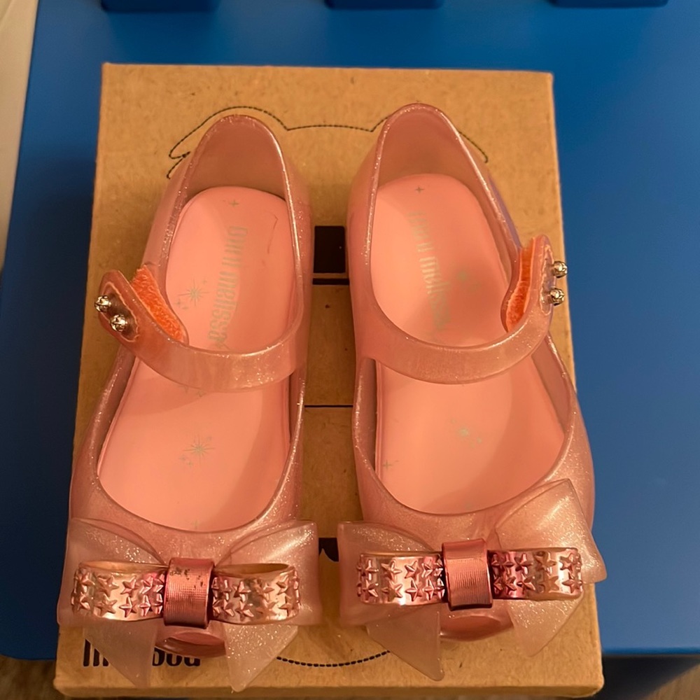 Pink mini Melissa !!